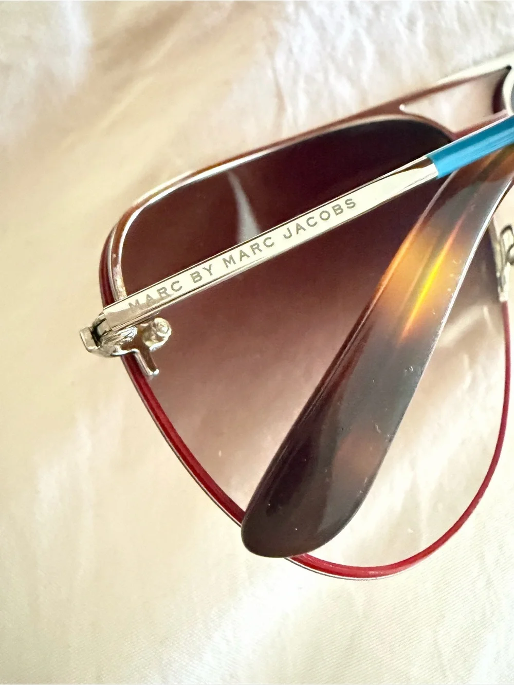 Marc Jacob Aviator Sunglasses in Red Frame Gradient Lenses